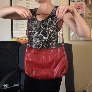 Leather Shoulder Bag in Red